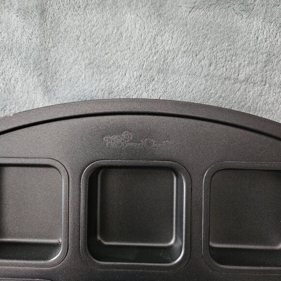 Pampered Chef Brownie Pan - NWOT - Picture 3 of 3